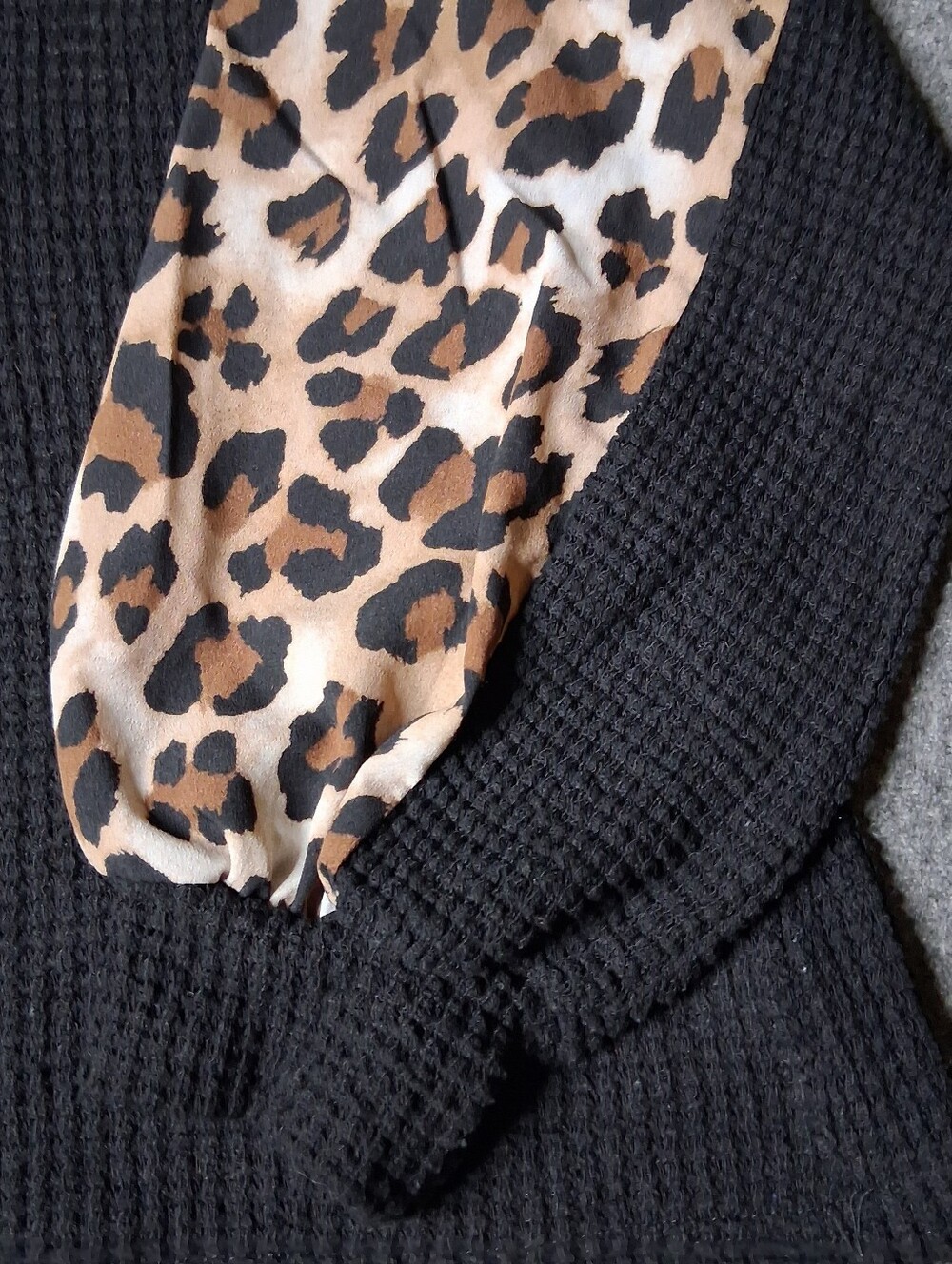 ANDTHEWHY Women's Black Leopard Waffle Knit Colorblock Long Sleeve Top M - Picture 3 of 11